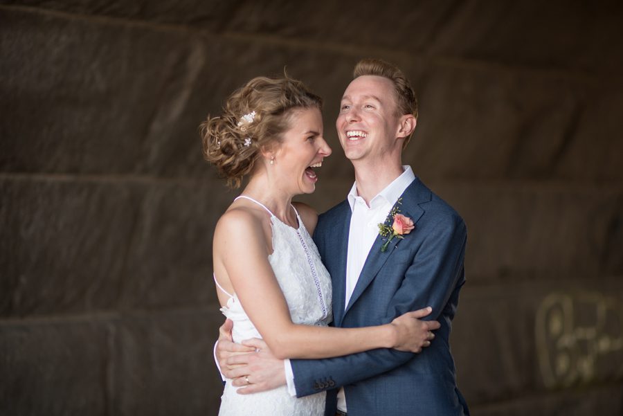 Bride and groom in Lincoln Park Zoo